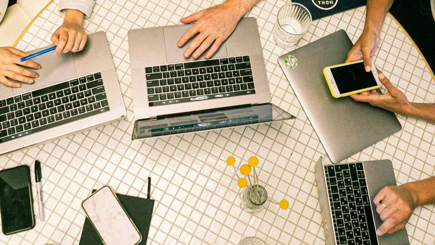 What is &lsquo;hybrid working&rsquo;?