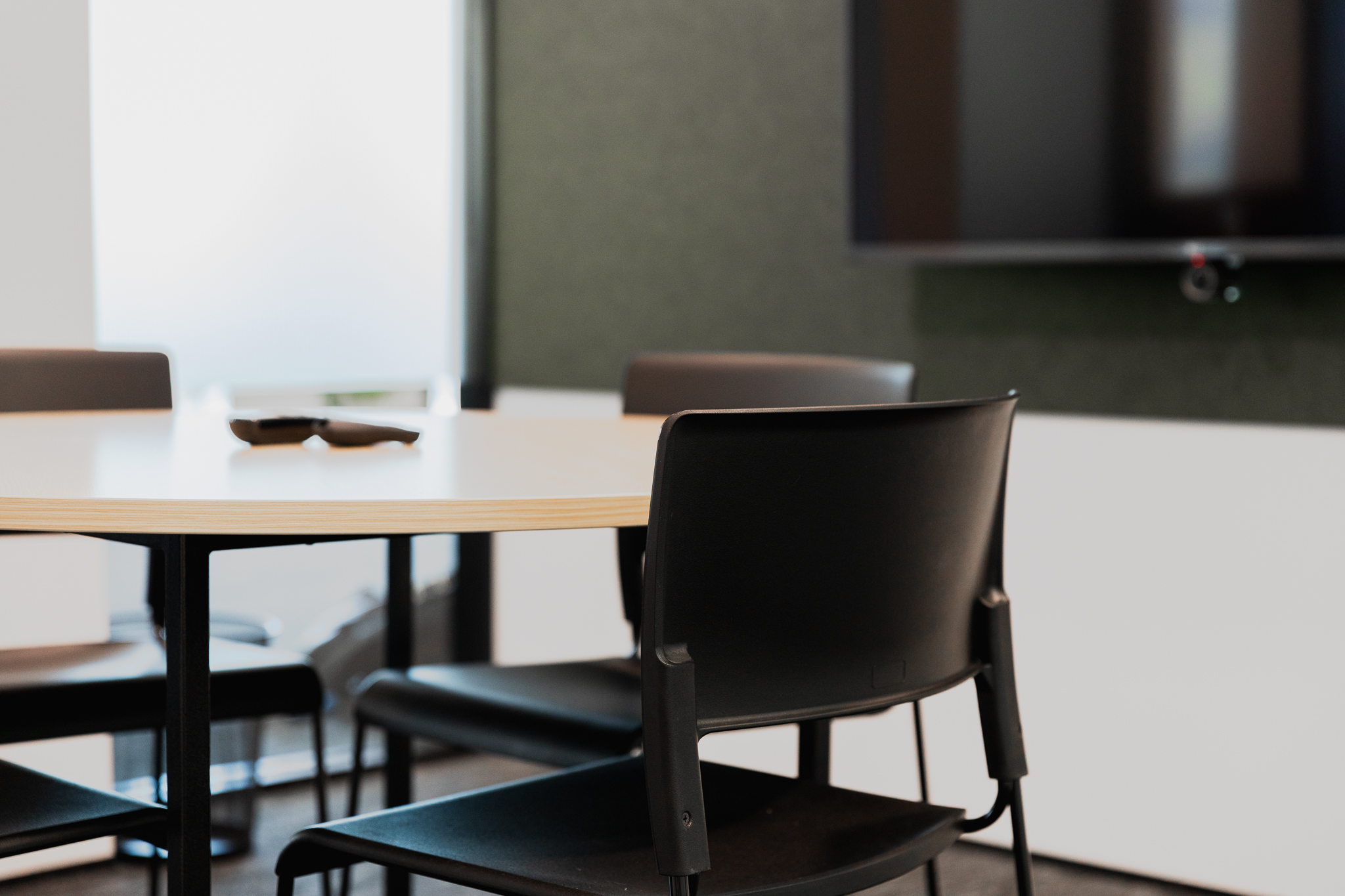 Meeting room detail with table and presentation screen