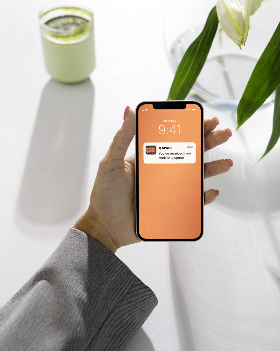 Q Space new-mail notification on a phone